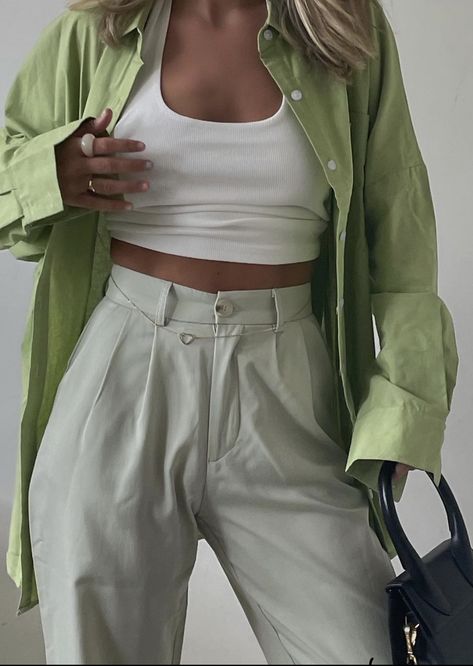 Green Polo Outfit, Outfits Pastel, Hijab Fashion Summer, Polo Outfit, Green Polo, Semi Formal Dress, Cute Simple Outfits, Casual Street Style, White Pants