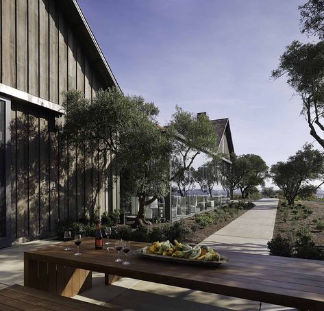 Villa Astor, Window Modern, California Farm, Grand Villa, Books Summer, Farm Building, Farmhouse Trends, Farmhouse Architecture, Barn Living