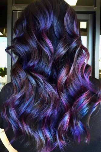 Hypnotic Purple And Black Hair Shades ★ Purple And Blue Hair, Dark Hair Color, Fantasy Hair Color, Hair Color Unique, Black Hair With Highlights, Blue Highlights, Hair 2024, Fantasy Hair, Hair Color Purple