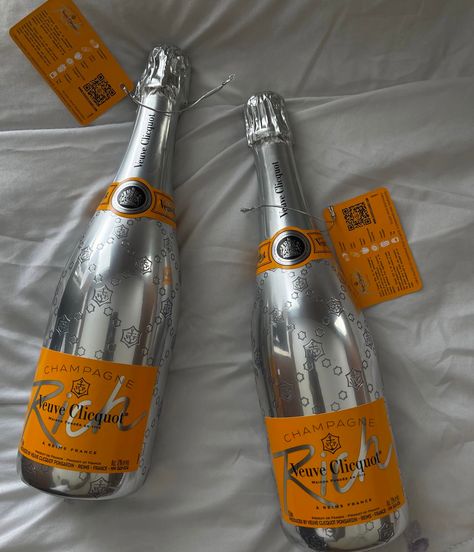 Veuve Clicquot Champagne, Champagne France, Neon Acrylic Nails, Luxury Florists, Bistro Food, Polo Classic, Rich Life, Photo Dump, Rosé Wine Bottle