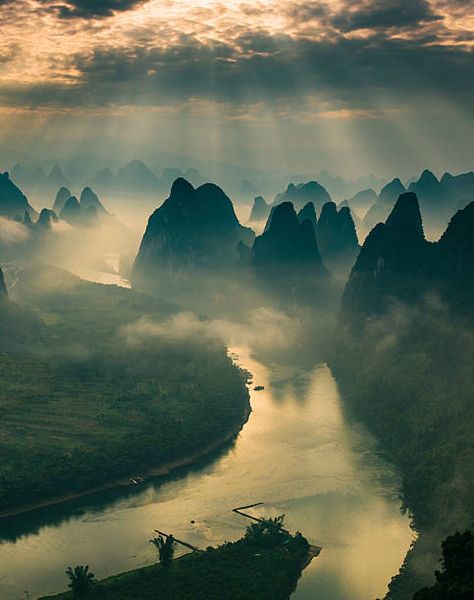 Mountains And River, Chinese Mountains, Guilin China, Guilin, Adventure Aesthetic, Halong Bay, Travel Photography Inspiration, Mountain Photography, Take Better Photos