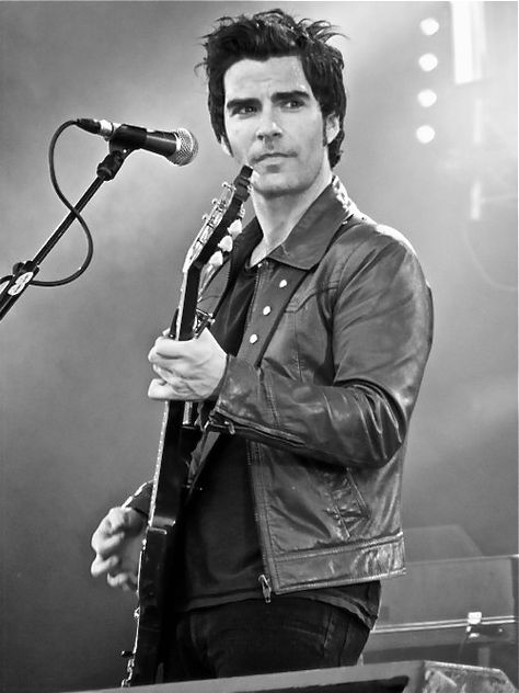 Kelly Jones Kelly Jones, Plymouth England, Dream Date, I Like Him, Sing To Me, Pitch Perfect, I Love Music, Music Star, Black And White Pictures