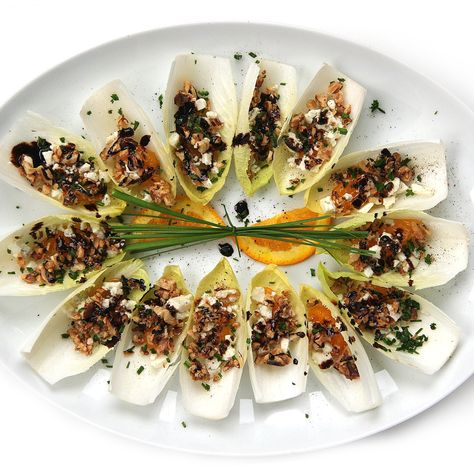 Endive Stuffed with Goat Cheese and Walnuts Stuffed Endive, Endive Appetizers, Fig Food, Roasted Pear Salad, Stuffed Figs, Endive Recipes, Roasted Pear, Pear Salad, Fig Recipes