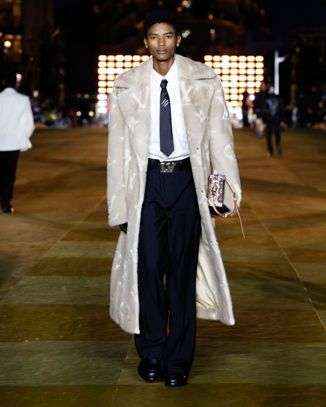 Louis Vuitton Jacket, Louis Vuitton Outfit, Louis Vuitton Presents, Ss 2024, Louis Vuitton Official Website, Louis Vuitton Collection, Archive Fashion, Spring Summer 2024, Pharrell Williams