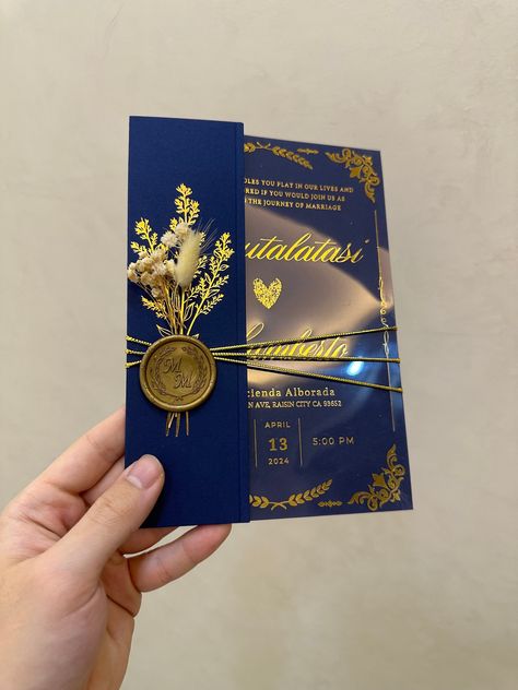 "✨ Step into the world of elegance and sophistication with our Royal Blue Acrylic Wedding Invitation and Quinceanera Invitations - a perfect first glimpse into your grand celebration. Crafted with love and care, each acrylic wedding invitation is designed to set the tone for your special day with a blend of contemporary style and timeless grace. ✨ 💌 The invitations we produce boast a significantly higher quality than others. If you desire a product crafted with quality and care, you are in the right place. The invitations are individually placed with care into plastic bags and arrive fully prepared.💌 💌 Any color can be made! Please contact us! 💌 🤍𝐃𝐢𝐦𝐞𝐧𝐬𝐢𝐨𝐧𝐬 Invitation with envelope : 13.5 x 19.5 cm Thickness for Acrylic Material : 0.25 mm (options available) 🤍𝐃𝐢𝐦𝐞𝐧𝐬𝐢 Royal Blue And Rose Gold Wedding Theme, Royal Blue Quince Invitations, Quince Gifts, Invitations Quinceanera, Quince Invitations, Royal Blue Wedding, Acrylic Wedding Invitations, Quinceanera Invitations, Create Invitations