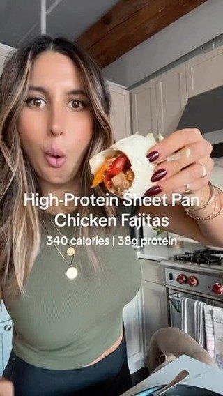 Easy High Protein Sheet Pan Chicken Fajitas — Protein Snack Queen High Protein Fajitas, High Protein Chicken Quesadilla, Protein Snack Queen, Baked Chicken And Veggies, Fajita Quesadilla, Healthy Food To Make, Sheet Pan Chicken Fajitas, Fajita Seasoning Mix, Inflammatory Diet Recipes