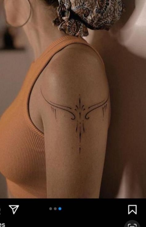 Waistline Tattoos, Knees Tattoo, Brother And Sister Tattoo Ideas, Sister Tattoo Ideas, Sister Tattoo, Handpoke Tattoo, Tasteful Tattoos, Spine Tattoos For Women, Shoulder Tattoos For Women