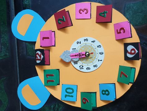 Chart clock for school Projects ✋ Model For School Project, Science Model, Science Models, Clock Diy, Diy Clock, School Project, Science For Kids, School Projects, Wall Clock