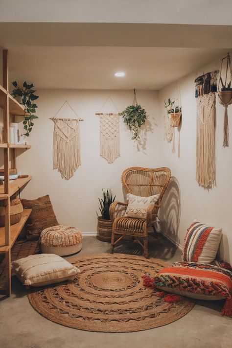 A boho-inspired cozy basement with eclectic decor, earthy tones, and plenty of soft seating for a laid-back vibe. Boho Basement Ideas, Boho Basement, Cozy Basement Ideas, Boho Cozy, Cozy Ideas, Cozy Basement, Small Basement, Small Basements, Cozy Design