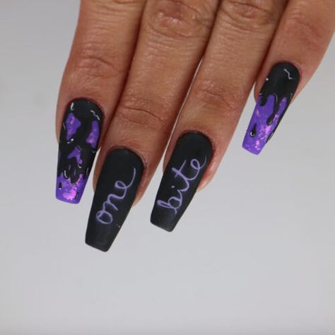 Spooky Nail Ideas, Halloween Nail Art Easy, Spooky Nail, Halloween Nail Art Ideas, Teen Nails, Halloween Nails Diy, Black Halloween Nails, Snow White Evil Queen, Holloween Nails