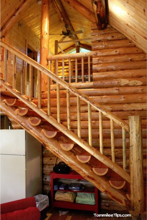 Log Staircase, Log Stairs, Rustic Staircase, Log Ideas, Rustic Stairs, Log Cabin Living, Log Cabin Interior, Log Home Floor Plans, Log Cabin Ideas