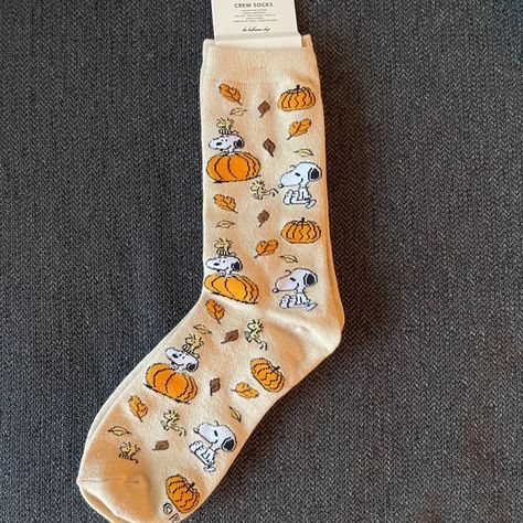 American Eagle Peanuts Fall Pumpkin Crew Socks 2024 Snoopy - One Size Socks NWT Peanuts Fall, Snoopy Characters, Cute Snoopy, Funny Reaction, Funny Reaction Pictures, Fall Wardrobe, Fall Pumpkins, Reaction Pictures, Fall Season