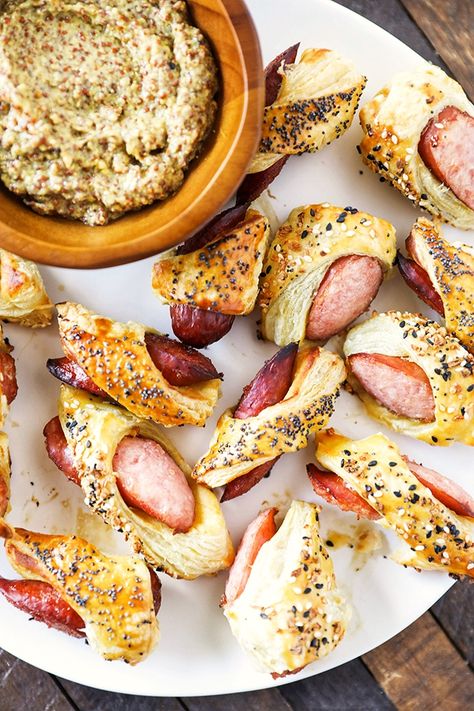 Sausage In A Blanket, Easy Lunches To Make, Pigs In A Blanket Recipe, Sausage Puffs, Sausage Wrap, Spicy Brown Mustard, Brown Mustard, Pigs In A Blanket, Easy Lunch Recipes