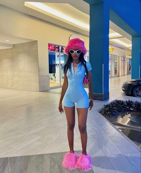 #body #perfect #pink #fashion Boots Outfit Aesthetic, Playsuit Outfit, Fur Boots Outfit, Chic Outfits Edgy, Pink Playsuit, Playsuits Outfit, Slippers Outfit, African Bridesmaid Dresses, Hat Outfit