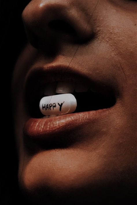 Rauch Fotografie, Will To Live, A Pill, Photographie Portrait Inspiration, A Short Story, Happy Pills, Dark Photography, Grunge Aesthetic, Photography Inspo