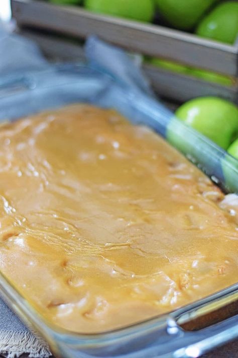 Fresh Apple Cake with Brown Sugar Glaze is a sugary sweet cake filled with fresh apples, pecans, and topped with buttery brown sugar decadence. This simple cake is little slice of comfort just waiting to be devoured! #applecake #brownsugarglaze #applerecipes #cake Apple Cake Recipe Easy, Brown Sugar Icing, Moist Apple Cake, Cake Apple, Apple Cakes, Slow Cooker Apple Butter, Easy Apple Cake, Fresh Apple Cake, Apple Dessert