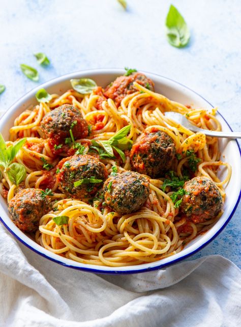 Vegan Black Bean Meatball Recipe with Kale Vegan Black Beans, Black Bean Meatballs, Recipe With Kale, Bean Meatballs, Quinoa Balls, Vegan Meatballs Recipe, Black Bean And Quinoa, Beans And Kale, Spinach Meatballs