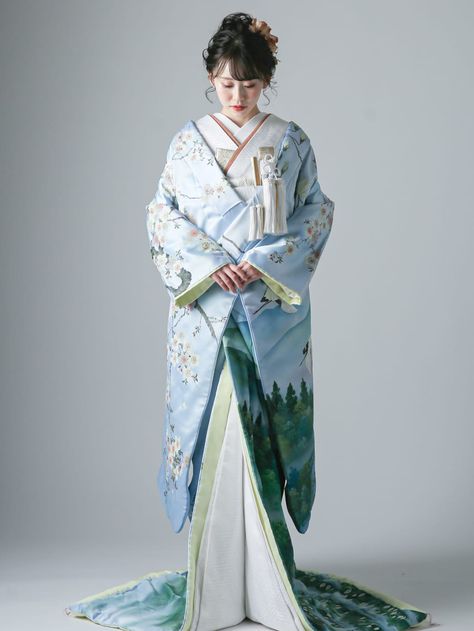 Winter Kimono Traditional, Blue Kimono Traditional, Kimono Traditional Woman, White Kimono Traditional, Yukata Aesthetic, Fantasy Kimono, Japanese Wedding Kimono, Pretty Kimonos, Kimono Traditional