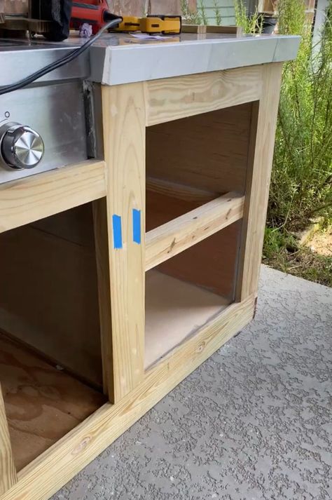 Diy Outdoor Cabinets Waterproof, Diy Outdoor Kitchen Cabinet, Grill Cabinet Outdoor Diy, Small Outdoor Kitchen Ideas Diy, Diy Outdoor Cabinet, Diy Outdoor Kitchen On A Budget, Outdoor Kitchen Diy On A Budget, Diy Outdoor Kitchens, Cabinet Door Ideas