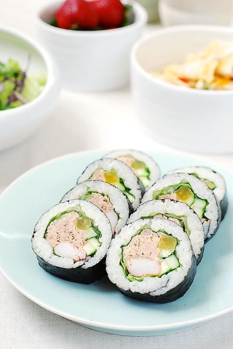 Tuna Gimbap Gimbap Recipe, Korean Cooking, K Food, Fajita Recipe, Tuna Recipes, Korean Dishes, Asian Flavors, Food Trends, Cooking Inspiration