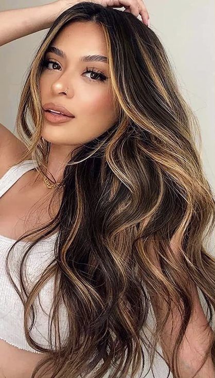 Middle Part Blonde, Ombre Hair Color For Brunettes, Blonde Highlights Hair, Ashy Brown, Highlight Wigs, Wigs Middle Part, Baylage Hair, Balayage Hair Caramel, New Hair Look