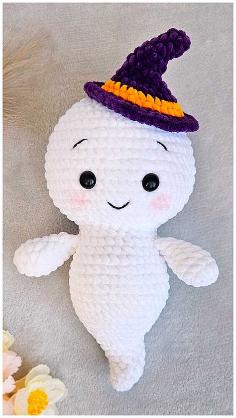 Crochet Ghost Amigurumi Free Pattern Crochet Halloween Patterns Free, Ghost Amigurumi, Crochet Ghost, Halloween Amigurumi, Tutorial Amigurumi, Fall Crochet Patterns, Quick Crochet Patterns, Halloween Crochet Patterns, Crochet Animals Free Patterns