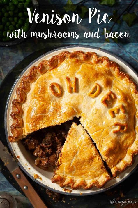 Venison Pie with Mushrooms and Bacon Venison Cottage Pie, Venison Pie Recipes, Venison Mince Recipes, Venison Ground Beef Recipes, Venison Meat Pie, Deer Heart Recipes, Venison Appetizers, Venison Pot Pie, Venison Wellington