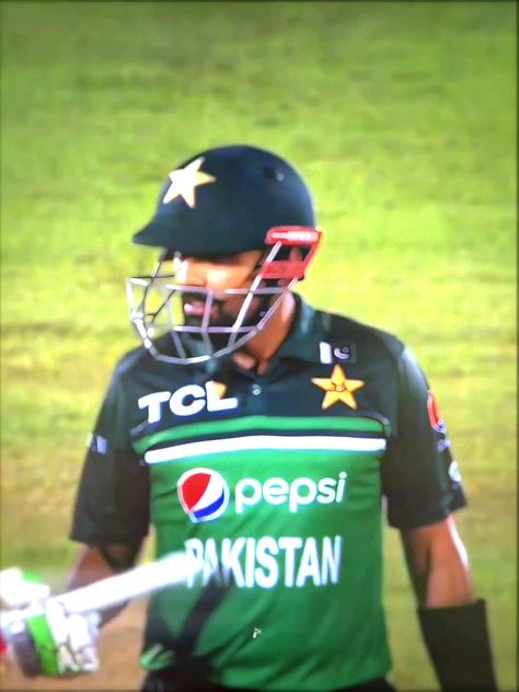 .credit goes to owner! Babar Azam Dpz, Mask Photoshoot, Free Fire Hip Hop Bundle Photo, Babar Azam, Pakistan Cricket Team, Team Wallpaper, Cricket Videos, Ronaldo Videos, Song Lyrics Beautiful