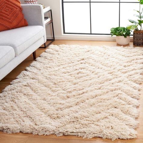 SAFAVIEH Handmade Casablanca Nazanin Shag Wool Rug - Bed Bath & Beyond - 39051065 Fluffy Tan Rug, Statement Area Rug, Shag Living Room Rug, Cream Plush Rug, Cute Rugs For Room, Boho Living Room Rug Ideas, Beige Rug Bedroom, Cozy Bedroom Rug, Bedroom Area Rug Ideas