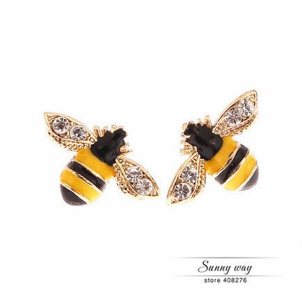 Find More Stud Earrings Information about E140  Free shipping Cute Rhinestone Bee Studs Earrings  wholesale,High Quality stud earring set,China earrings bear Suppliers, Cheap stud princess from SunnyWay Jewelry on Aliexpress.com Bee Brunch, Bee Clothes, Bumble Bee Jewelry, Peacock Gifts, Shiny Earrings, Animal Bracelet, Bee Studs, Bee Jewelry, Bee Earrings