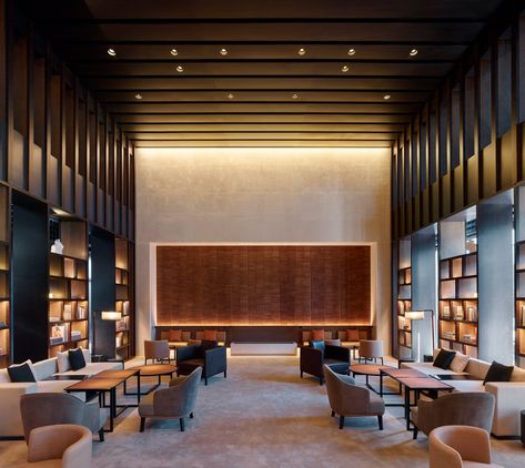 MQ Studio designs The PuXuan hotel inside Guardian Art Center in Beijing Luxury Hotels Interior, Hotel Lobby Design, Lounge Interiors, Blue Lounge, Cama King Size, Hotel Entrance, Hotel Lounge, Office Lounge, Beach Lounge