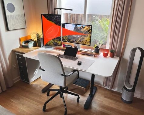 Small Desk Setup, Studio Display, Home Office Set Up, Mac Setup, Cool Room Decor, Computer Desk Setup, Computer Setups, Work Office Decor, Mac Computer