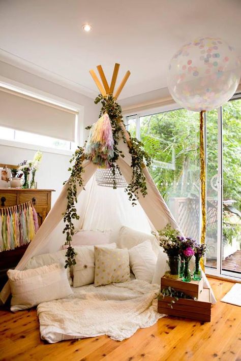 Check out this swoon-worthy boho chic bridal shower for inspiration for your mom-to-be's bash. Toddler Bedroom, Chic Baby Shower, Children's Bedrooms, Teepee Tent, Slumber Party, Boho Baby Shower, Meditation Room, Boho Bedroom, Dream Room