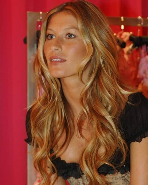 Gisele Bundchen Hair, Gisele Bundchen Style, Gisele Bundchen Body, Gisele Caroline Bündchen, Vacation Hairstyles, January Jones, Gisele Bündchen, Sienna Miller, Gisele Bundchen