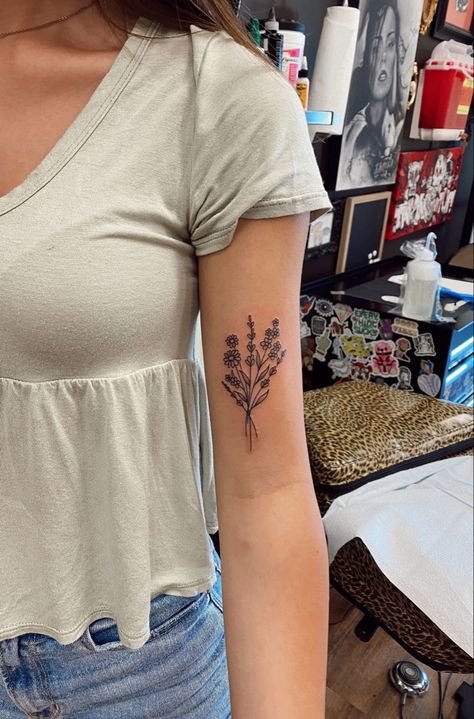 Flower Tattoo Front Of Arm, Bicep Bouquet Tattoo, Bicep Tattoo Flower, Tattoo Ideas Bicep Women, Inside Of Bicep Tattoo Women, Tattoos On Bicep Women, Bicep Flower Tattoo Women, Woman Bicep Tattoo, Flower Tattoo Bicep