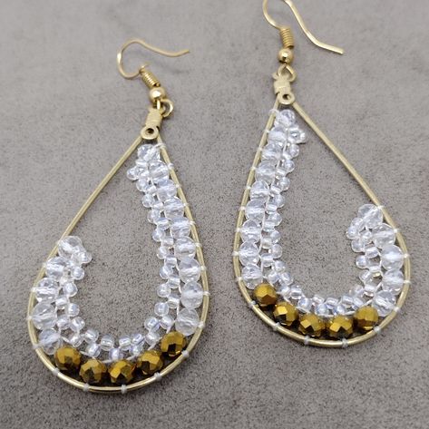 Made With Crystals And Seeds Beads. Beaded Earrings Native, Glitter Earrings, Beaded Hoop Earrings, Square Earrings, Diamond Hoop Earrings, Beaded Hoops, Bead Jewellery, Beaded Jewelry Diy, Diy Earrings