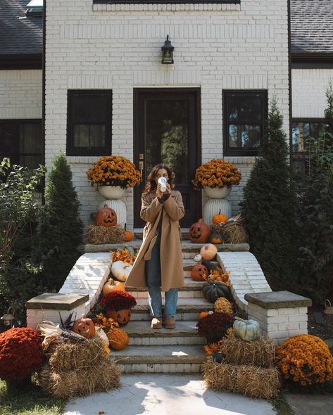 christine higgs (@forthehome) • Instagram photos and videos Front Porch Lighting, Halloween Front Porch, Fall Thanksgiving Decor, Fall Front Porch, Fall Decorations Porch, Fall Front, Welcome Fall, Fall Halloween Decor, Large Planters