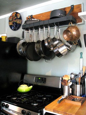 Pots over the stove = easy access and adorable! Pot Rack Over Stove, Small Kitchen With Island Ideas, Kitchen With Island Ideas, Pots And Pans Rack, Hanging Pot Racks, Kitchen Pots, Pan Storage, Pot Rack Hanging, Pot Storage