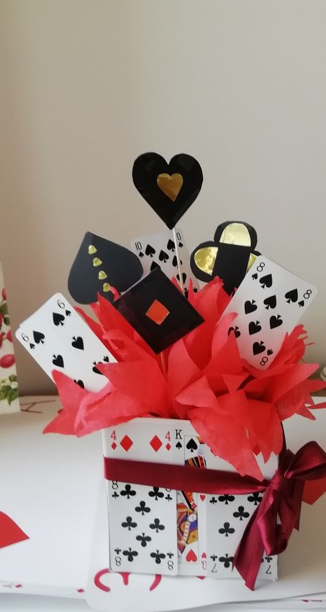 Playing Cards Decoration Party Ideas, Las Vegas Party Ideas, Vegas Party Ideas, Casino Christmas, Game Night Party, Casino Theme Party, Best Macaroni And Cheese, Game Night Parties, Las Vegas Party