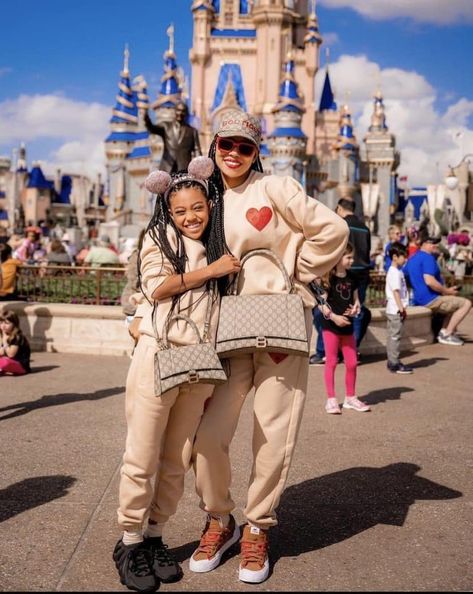 Mommy Daughter Photoshoot, Mommy Daughter Pictures, Mommy Dress, Mommy Daughter Outfits, Future Mommy, Moms Goals, Mommy Goals, Luxury Lifestyle Women, Black Femininity