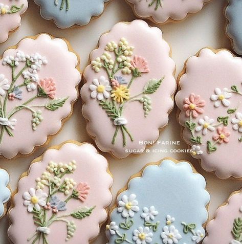 Cookies With Flowers, Tea Party Cookies, Elegant Cookies, Flower Sugar Cookies, Flooding Cookies, Royal Iced Cookies, Easter Sugar Cookies, Iced Sugar Cookies, Spring Cookies