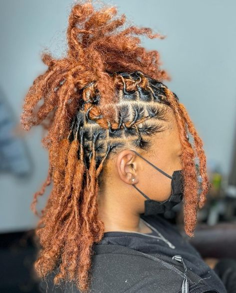 Dreads Styles For Women, Blonde Dreadlocks, Natural Dreadlocks, Dreads Girl, Butterfly Locs, Short Locs Hairstyles, Hair Adviser, Soft Caramel, Dreadlock Styles