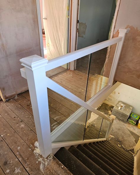 💥 Stepping into the weekend 💥 Check out tis white staircase banister with stunning embedded glass. A long way to the end of the entire house renovation but this bit done 🔥👌🏼 #staircasebanisters #staircasebalustrades #glassstaircase #StaircaseUpgrades #staircaserenovation Glass Landing Banister, Glass Banister, Glass Bannister, White Banister, Staircase Paneling, Staircase Banister, Glass Railing Stairs, White Staircase, Glass Staircase