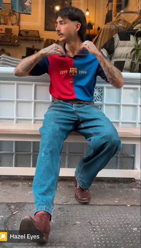 Vintage Football Jersey Outfit Men, Barcelona Shirt Outfits, Blockcore Outfit Men, Mens Jersey Outfit, Hector Bellerin Outfit, Blokecore Outfits Men, Barcelona Jersey Outfit, Vintage Football Jersey Outfit, Bloke Core Outfits Men