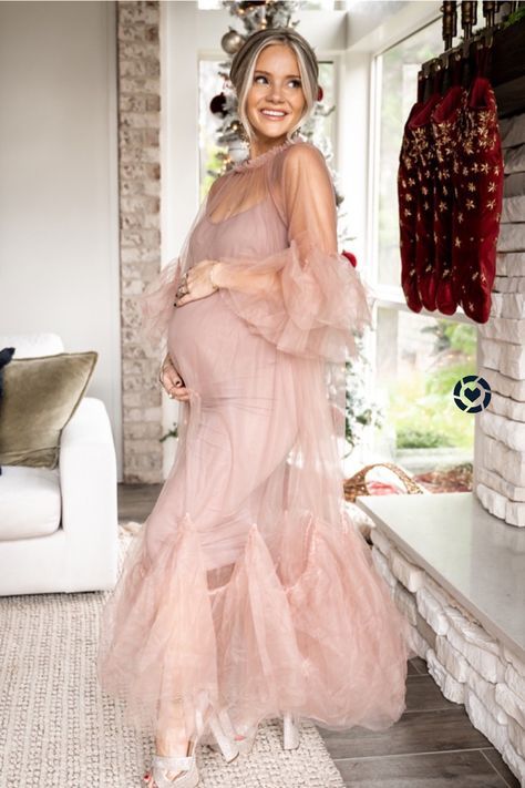 Maternity Christmas Dress, Outfit Ideas Nashville, Maternity Party Outfit, Winter Baby Shower Outfit, Baby Shower Outfit Ideas, Dresses For Winter, Hunter Premo, Fashion Outfit Ideas, Nashville Style