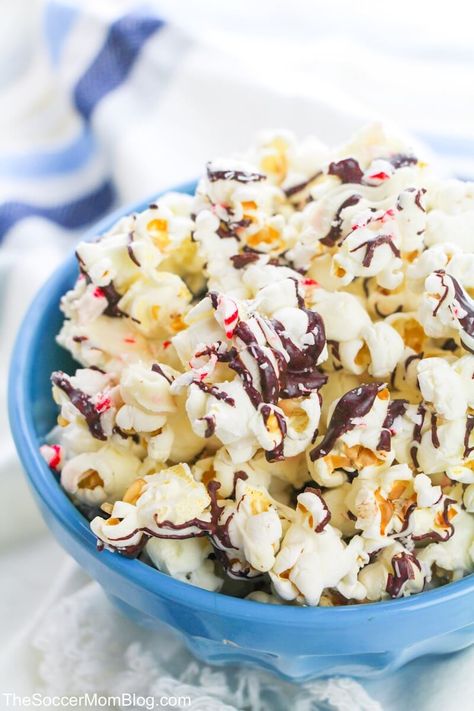 This Peppermint Bark Popcorn is the perfect sweet and salty treat for holiday parties or snacking while watching your favorite Christmas movies! Easy Party Treats, Flavored Popcorn Recipes, Peppermint Popcorn, Salt Craving, Peppermint Chocolate Chip Cookies, Holiday Popcorn, Candy Cane Recipe, Peppermint Cheesecake, Salty Treats