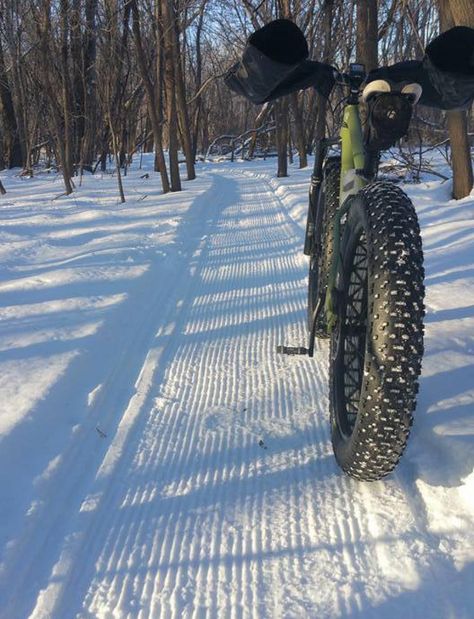 Fat Bike Etiquette: 10 Dos and Don'ts for Riding in the Snow - Singletracks Mountain Bike News Fat Bike Mountain, Winter Biking, Bicycle Ideas, Biking Gear, Ebike Electric Bicycle, Bike Packing, Bike Fender, Bicycle Mountain, Mtb Trails