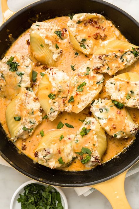 Pot Butter, Baked Spinach, Spinach Chicken, Cheese Stuffed Shells, Chicken Spinach, Zucchini Chips, Chicken Bake, Stuffed Shells Recipe, Cheesy Bread