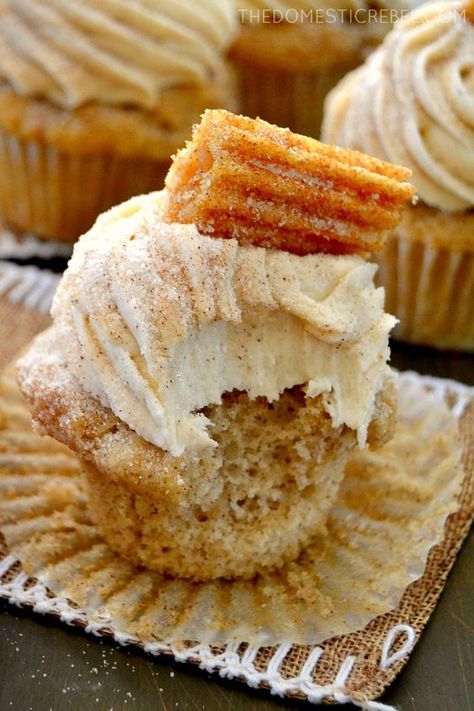 These Churro Cupcakes are bursting with cinnamon sugary goodness in every bite! Perfect for Cinco de Mayo or any occasion that calls for a moist, sweet and fluffy cinnamon-spiced cupcake topped with a crispy churro! Desserts Mexican, Churro Cupcakes, Mexican Desserts, Mexican Treats, Authentic Mexican Recipes, Healthy Mexican Recipes, Recipes Mexican, Recipe Cake, Best Mexican Recipes