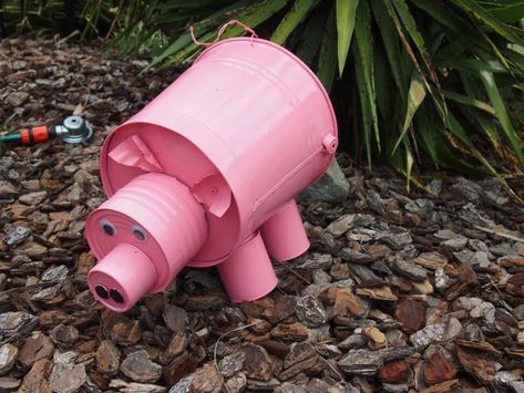 Tin Can Animals, Tin Can Man, Recycled Cans, Tin Can Lanterns, Soda Can Art, Recycled Tin Cans, Tin Can Art, Pig Crafts, Cute Garden